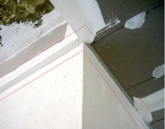 涂刷乳胶漆前,必须阴阳角贴pvc角条,并用石膏线补刀垂直水平